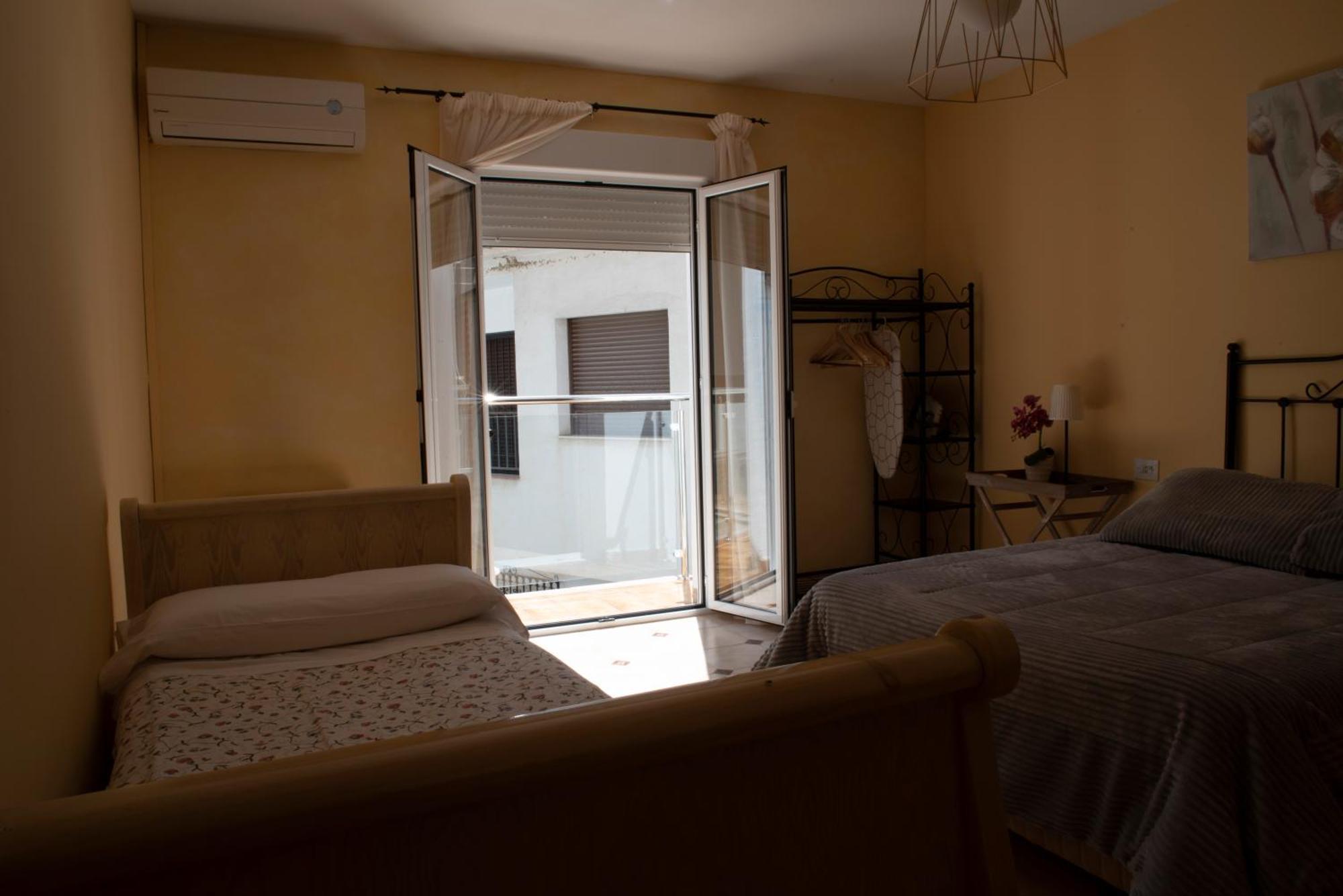 Villa La Cueva De La Abuela Cenes De La Vega Esterno foto